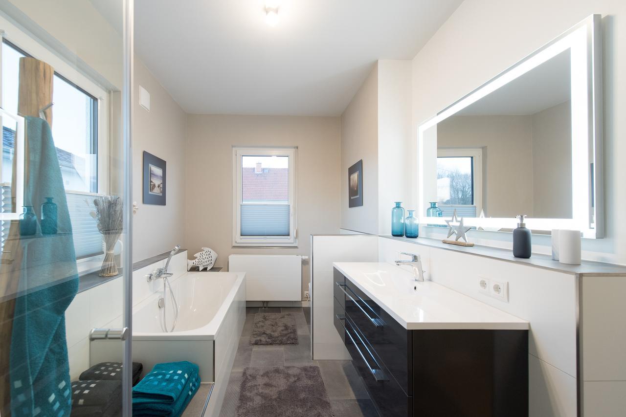 Mosaic Apartment *